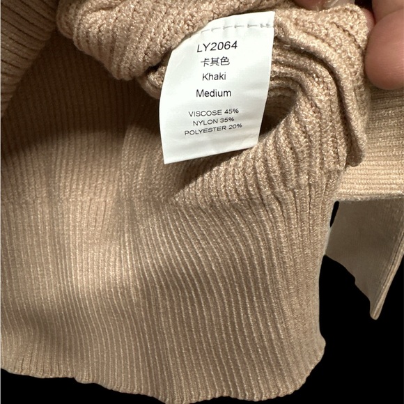 Women’s brown sweater size M - Picture 2 of 2